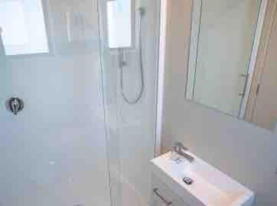 Great Views From New 2 Bedroom Apartment Te Anau Exterior foto