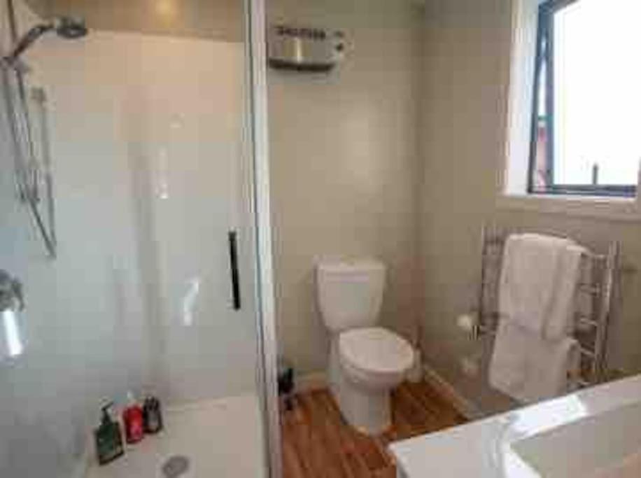 Great Views From New 2 Bedroom Apartment Te Anau Exterior foto