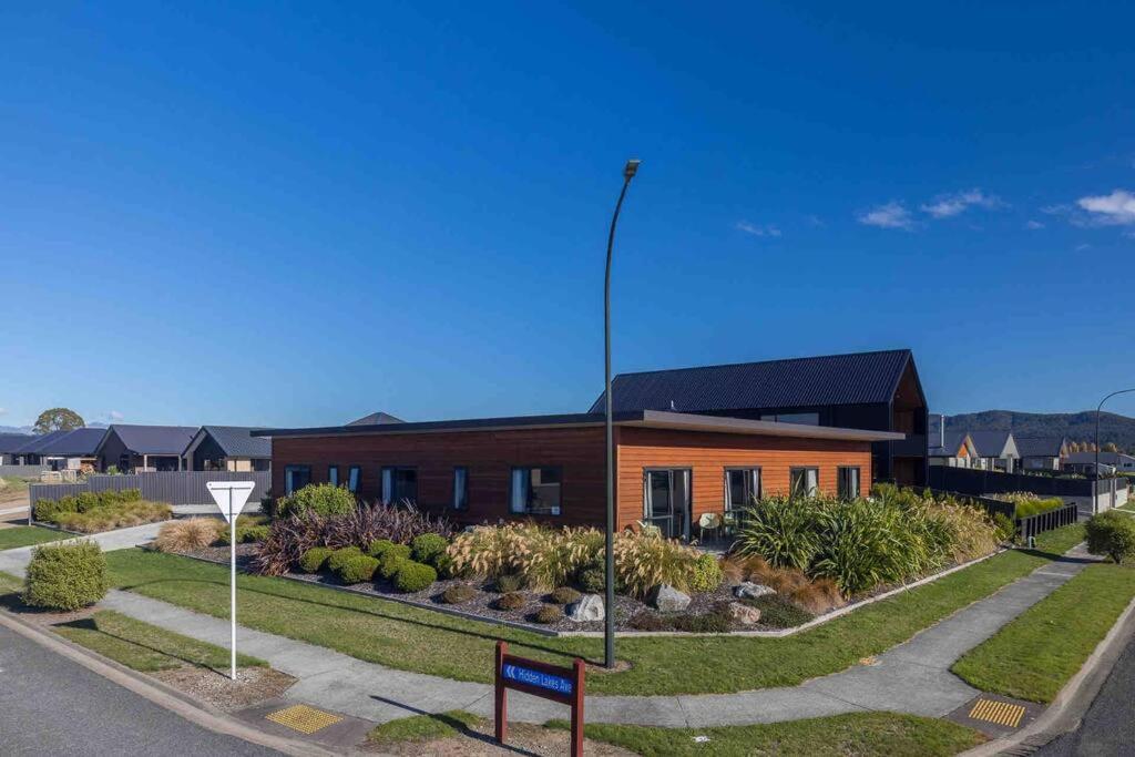 Great Views From New 2 Bedroom Apartment Te Anau Exterior foto